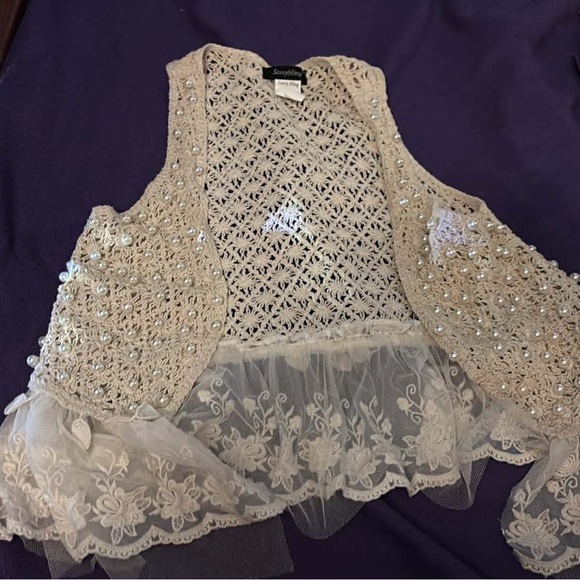 Forever 21 Cream Lace Embellished Blouse - Picture 4 of 7
